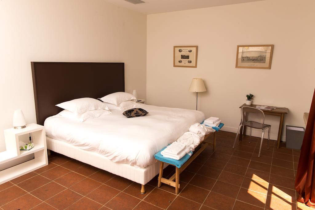 Les Cinq Sens Du Chateau Mayne Lalande Hotel Castelnau de Medoc Ruang foto