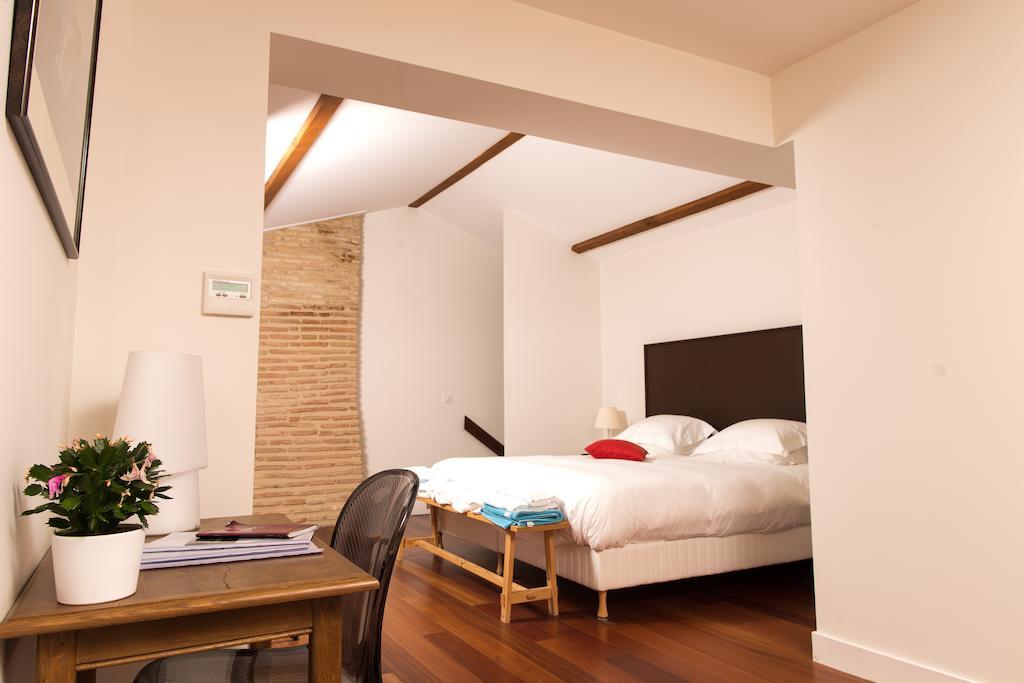 Les Cinq Sens Du Chateau Mayne Lalande Hotel Castelnau de Medoc Ruang foto