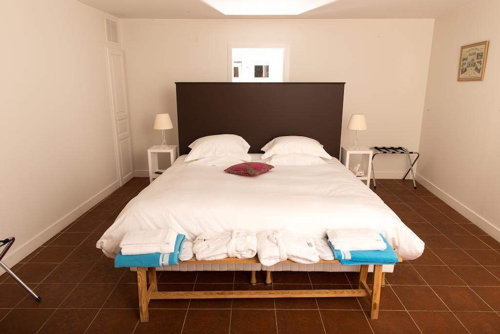 Les Cinq Sens Du Chateau Mayne Lalande Hotel Castelnau de Medoc Ruang foto